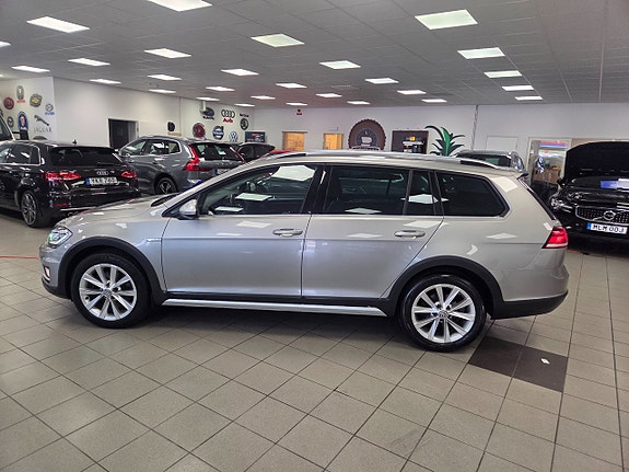 Volkswagen Golf Alltrack 3 of 25