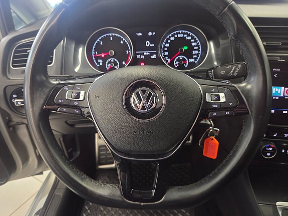 Volkswagen Golf Alltrack 19 of 25