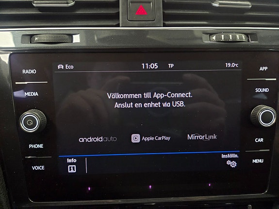Volkswagen Golf Alltrack 21 of 25