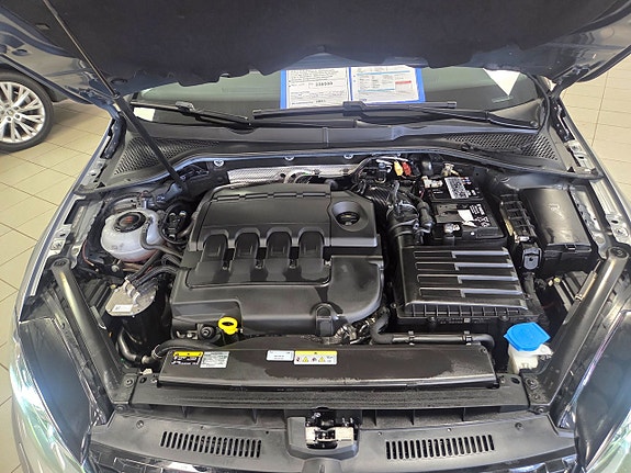 Volkswagen Golf Alltrack 16 of 25