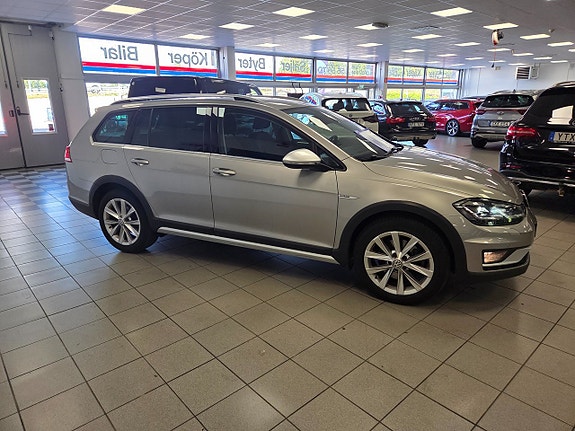 Volkswagen Golf Alltrack 11 of 23