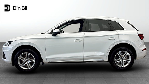 Audi Q5 2 of 12