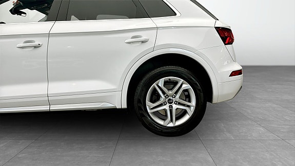 Audi Q5 6 of 12