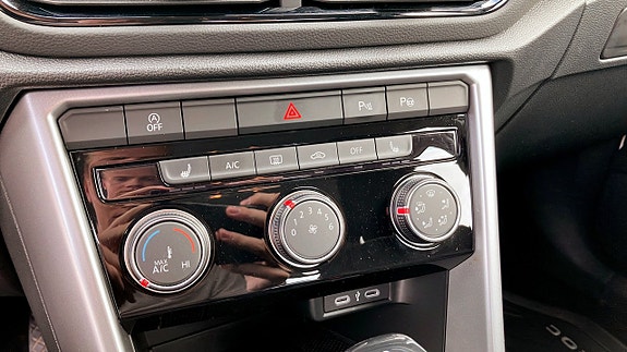 Volkswagen T-Roc 14 of 15