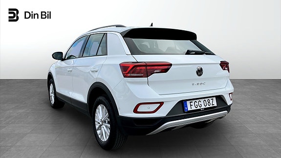 Volkswagen T-Roc 3 of 15
