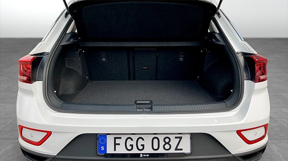 Volkswagen T-Roc 12 of 15