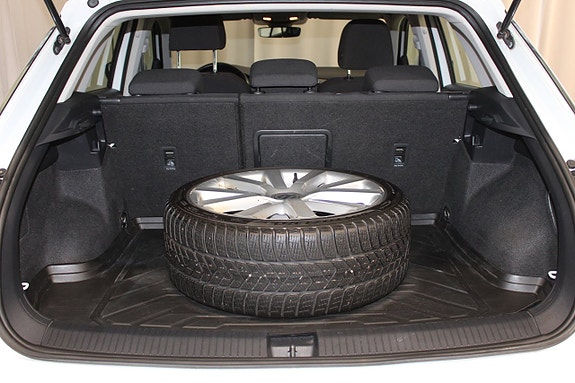 Volkswagen T-Roc 16 of 27