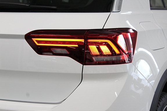 Volkswagen T-Roc 10 of 27