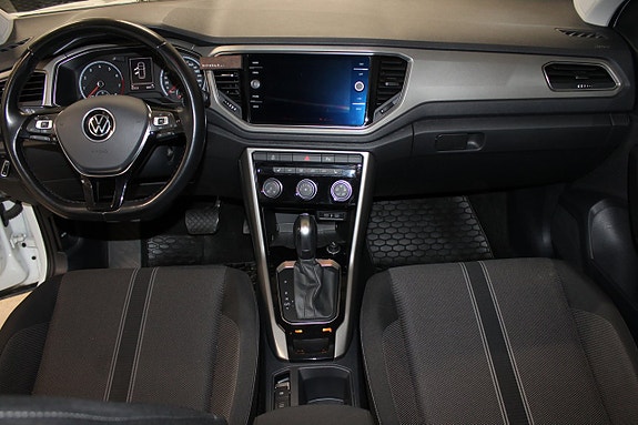 Volkswagen T-Roc 18 of 27
