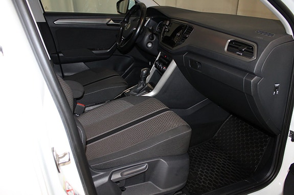 Volkswagen T-Roc 19 of 27