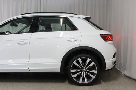 Volkswagen T-Roc 8 of 27