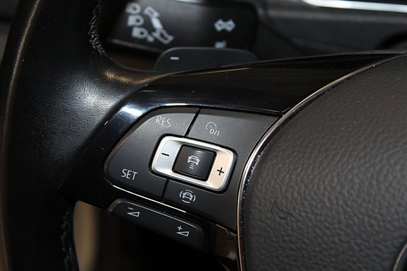 Volkswagen T-Roc 25 of 27