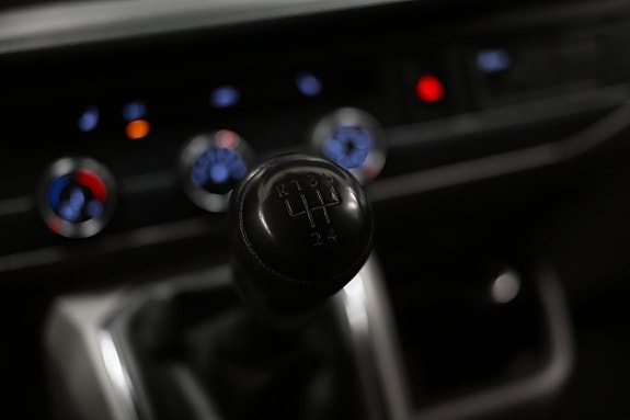 Volkswagen Transporter 23 of 28