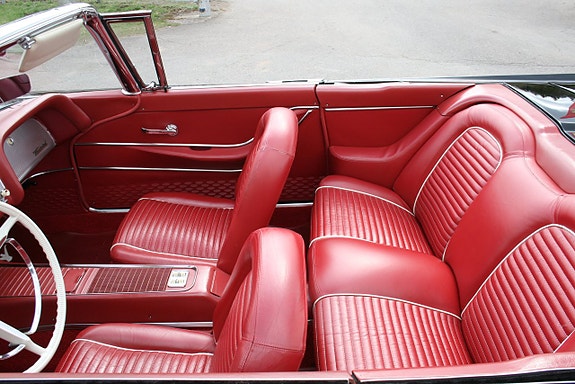 Ford Thunderbird 11 of 24