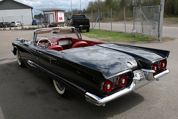 Ford Thunderbird 3 of 24