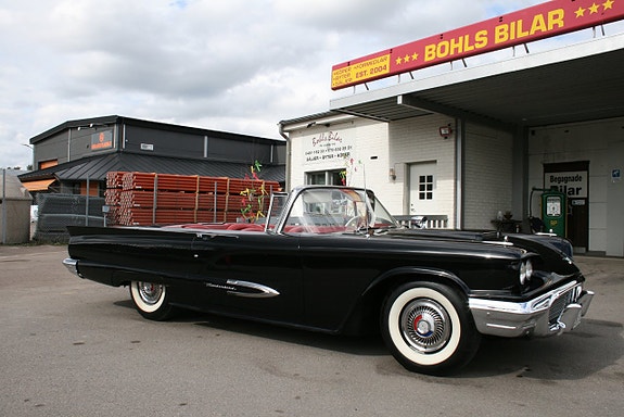 Ford Thunderbird 7 of 24