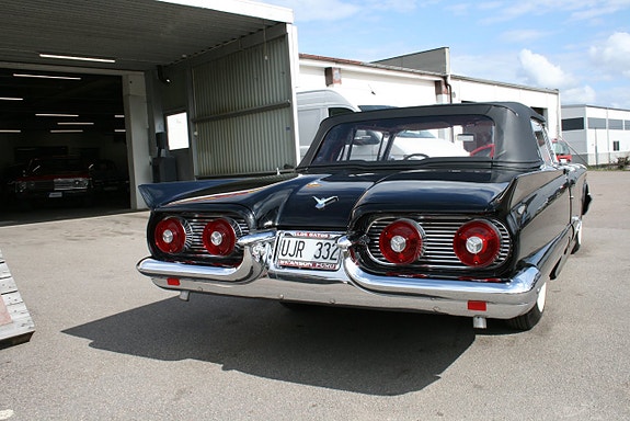 Ford Thunderbird 20 of 26