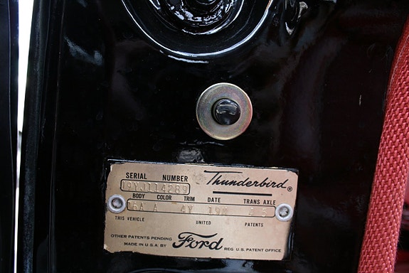 Ford Thunderbird 20 of 24