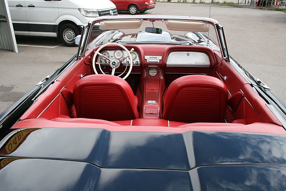 Ford Thunderbird 12 of 24