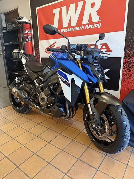 Suzuki GSX-S1000 3 of 9