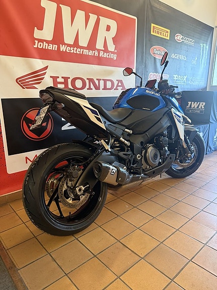 Suzuki GSX-S1000 9 of 9
