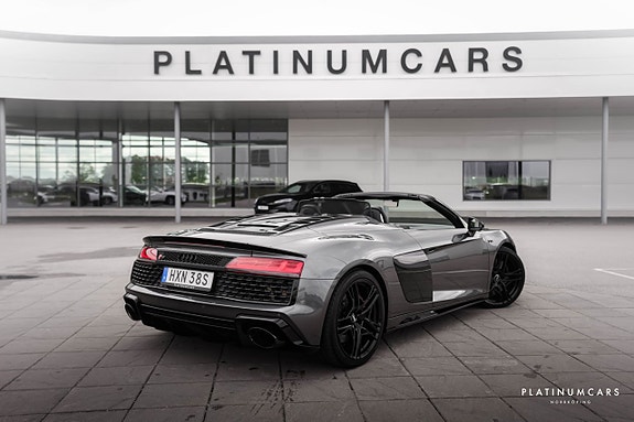 Audi R8 2 of 24