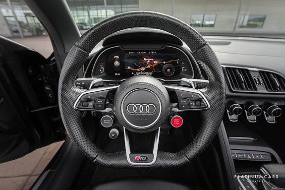 Audi R8 8 of 24