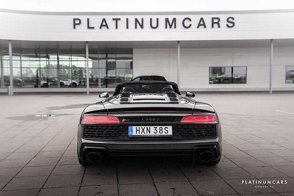 Audi R8 4 of 24