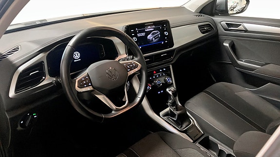 Volkswagen T-Roc 7 of 12