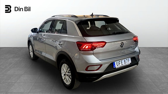 Volkswagen T-Roc 3 of 12