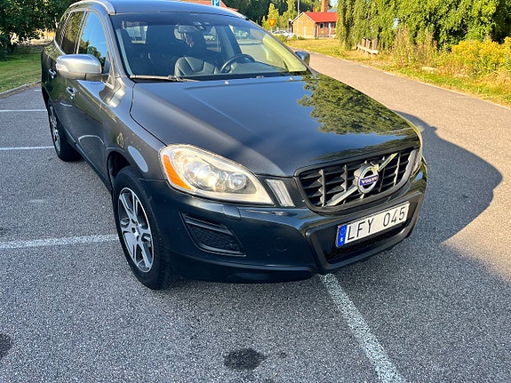 Volvo XC60 3 of 7