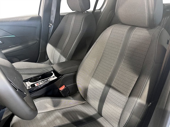 Peugeot 208 5 of 15