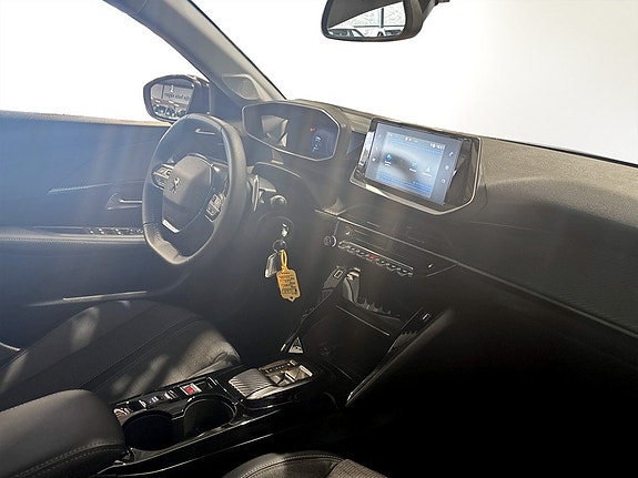 Peugeot 208 11 of 15