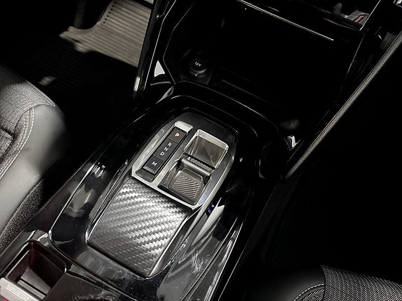 Peugeot 208 10 of 15