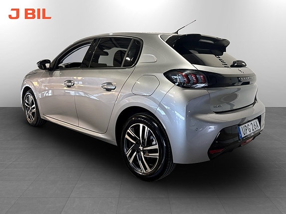 Peugeot 208 3 of 15