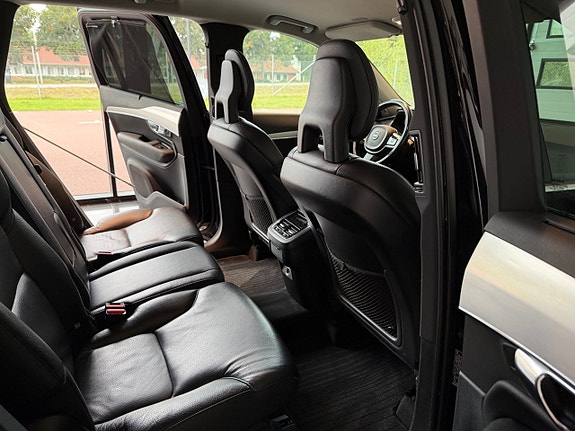 Volvo XC90 6 of 9