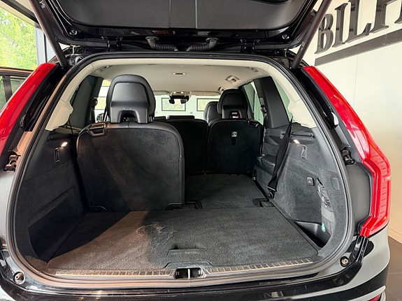 Volvo XC90 7 of 9