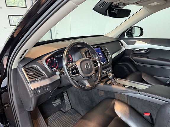 Volvo XC90 4 of 9