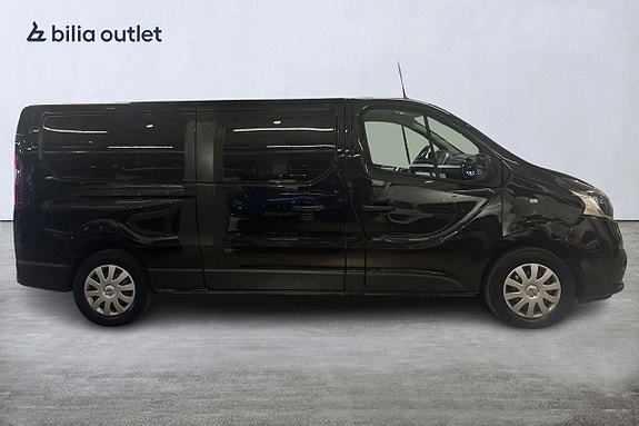 Nissan NV300 10 of 25