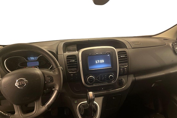 Nissan NV300 13 of 25