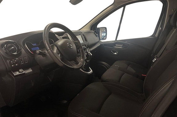 Nissan NV300 11 of 25
