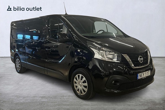Nissan NV300 4 of 25