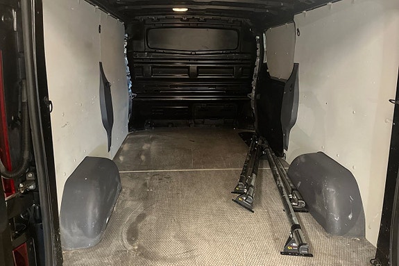 Nissan NV300 22 of 25
