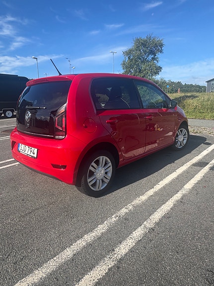 Volkswagen UP! 4 of 8