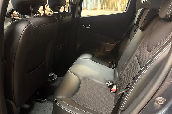Renault Clio 10 of 11