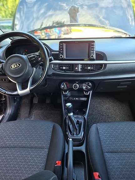 Kia Picanto 7 of 9