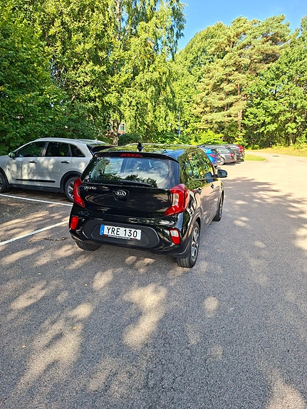 Kia Picanto 3 of 9