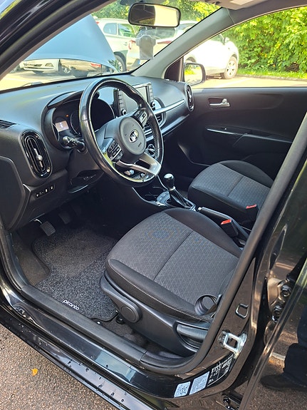 Kia Picanto 5 of 9