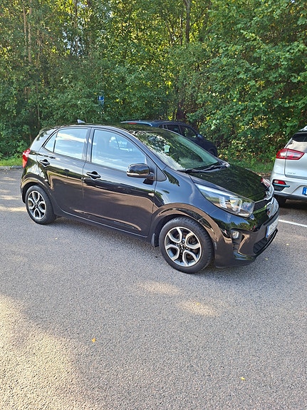 Kia Picanto 2 of 9