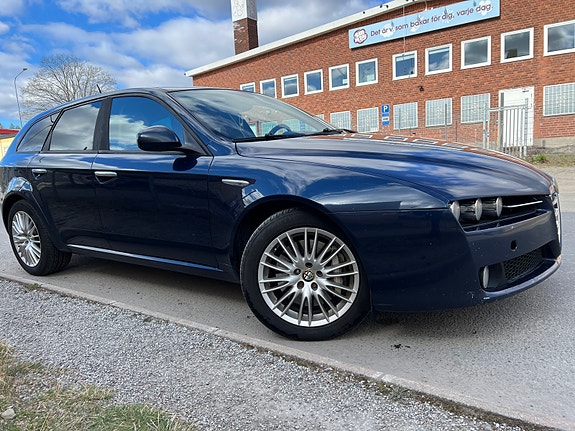 Alfa Romeo 159 9 of 13
